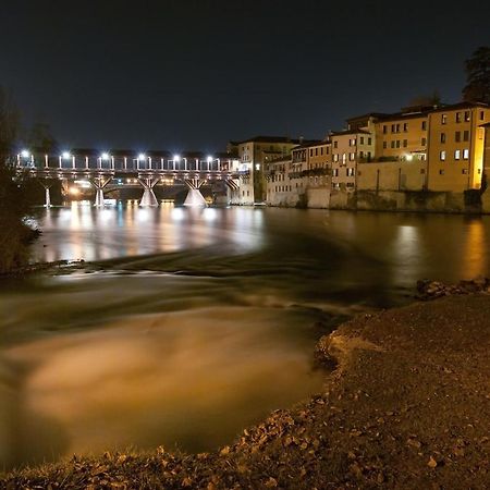 Vicolo J. Da Ponte - Bassano Centro Storico Apartment บัสซาโน เดล กรัปปา ภายนอก รูปภาพ